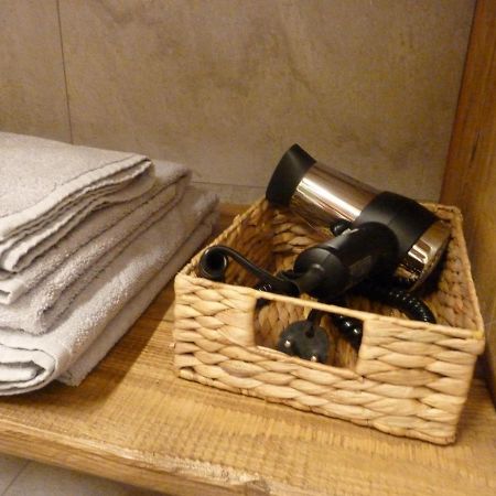 Beb Luca76 Bed & Breakfast Avise Exterior foto