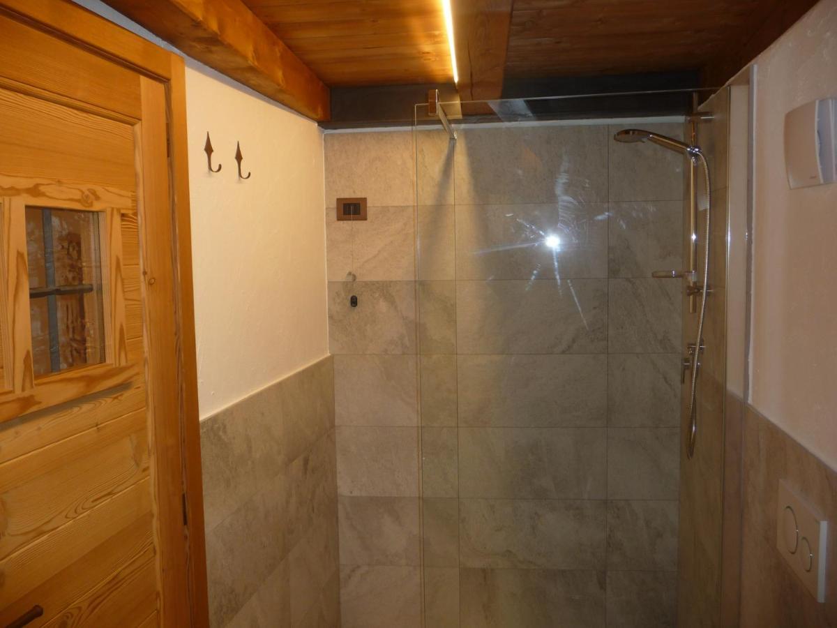 Beb Luca76 Bed & Breakfast Avise Exterior foto