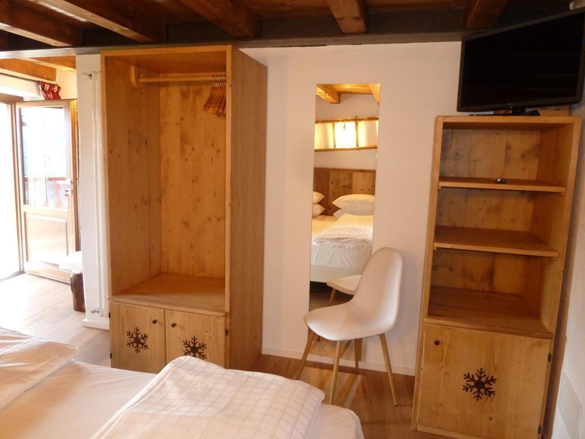 Beb Luca76 Bed & Breakfast Avise Exterior foto