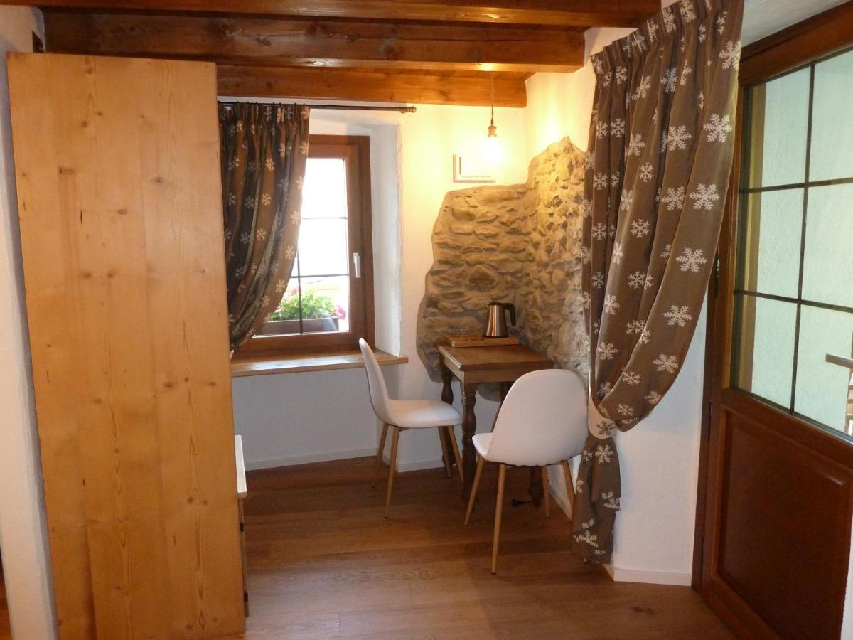 Beb Luca76 Bed & Breakfast Avise Exterior foto