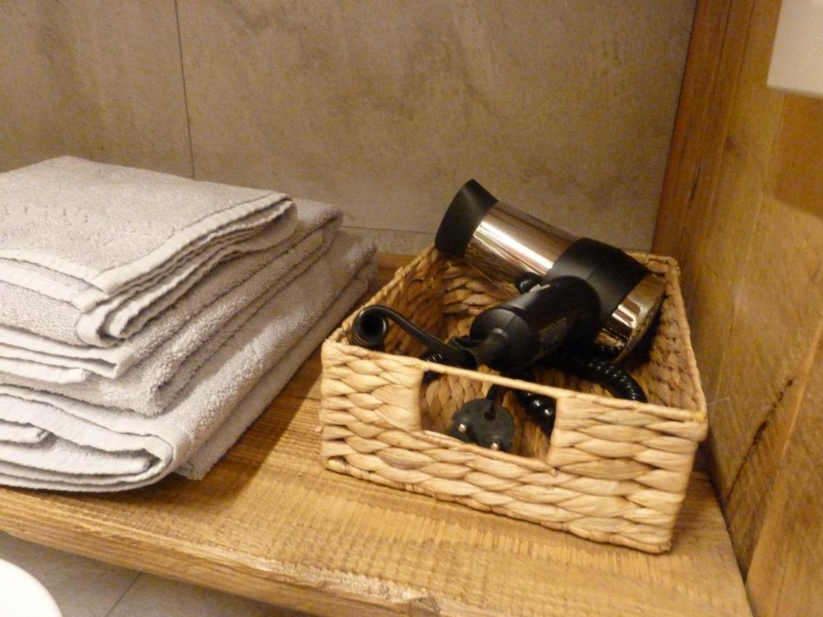 Beb Luca76 Bed & Breakfast Avise Exterior foto