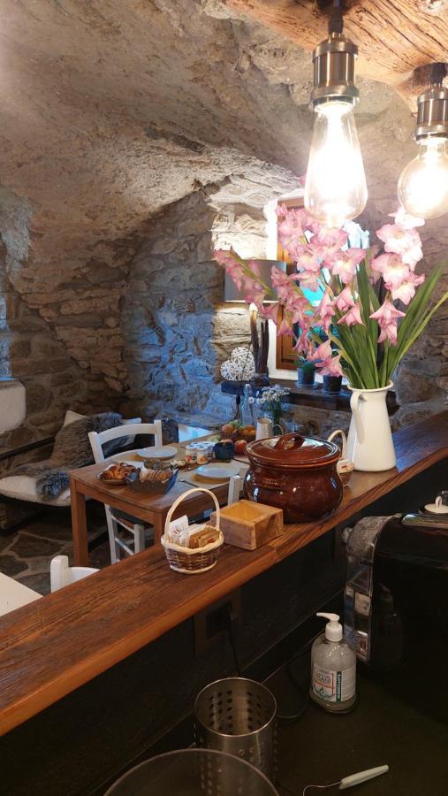 Beb Luca76 Bed & Breakfast Avise Exterior foto