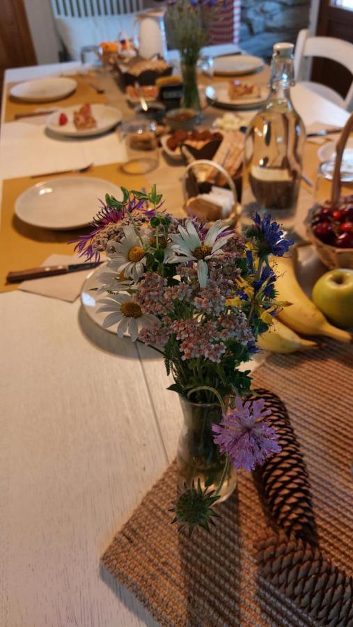 Beb Luca76 Bed & Breakfast Avise Exterior foto